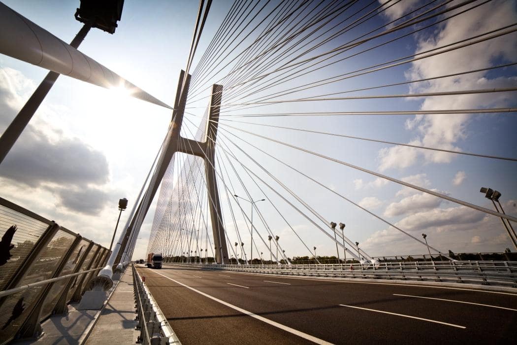 Imagen de puente con carretera