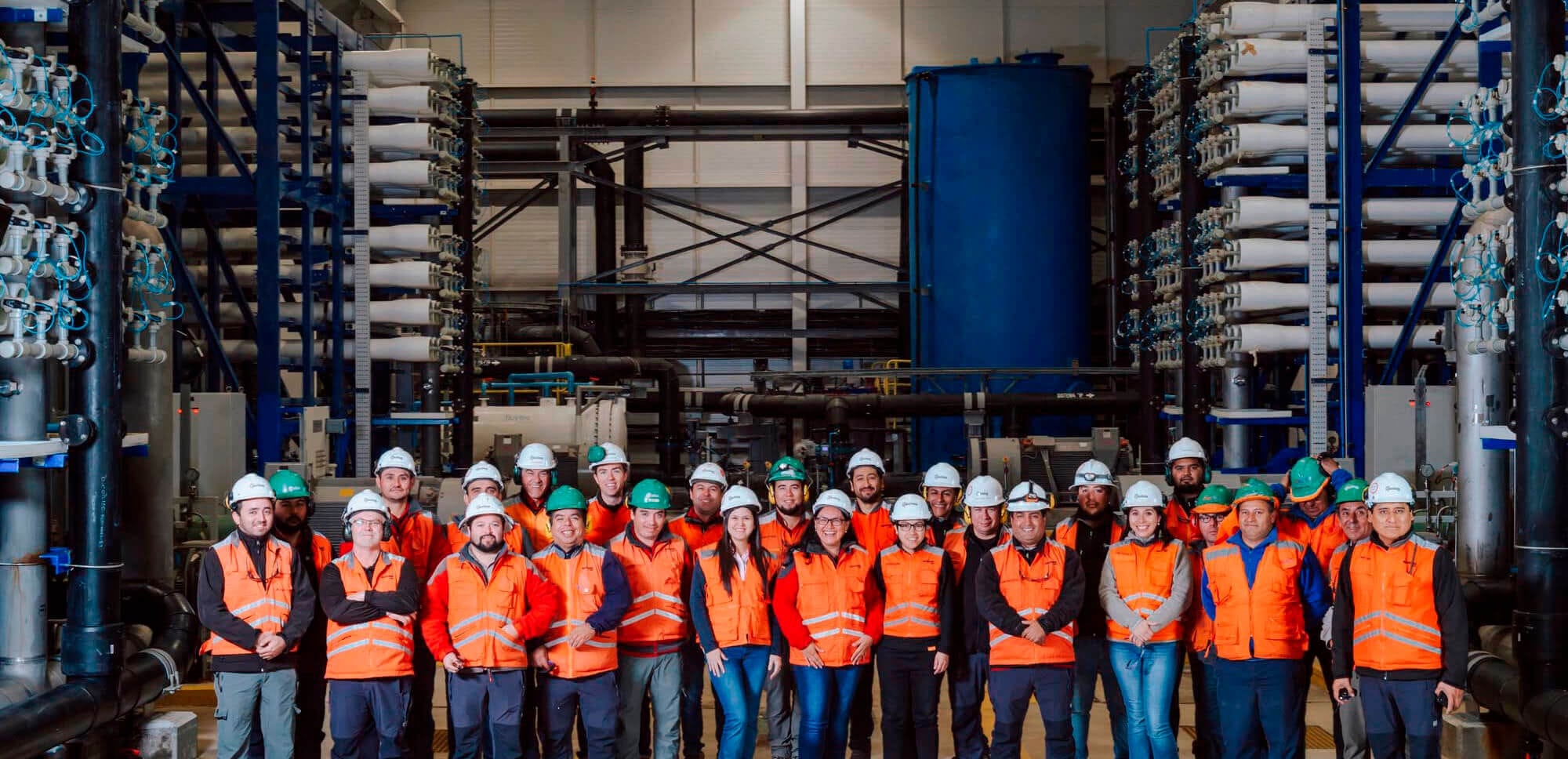 Imagen de mujeres en posiciones de liderazgo.